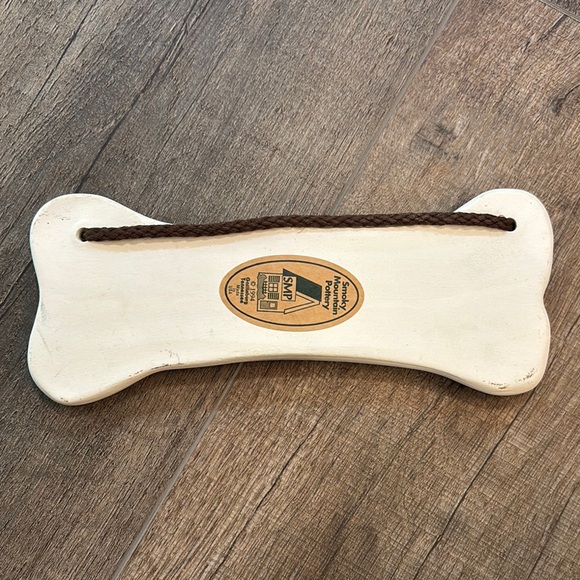 Dog Bone Ceramic‎ Wall Art Cream and Brown Made in USA 7.5” - Picture 5 of 9